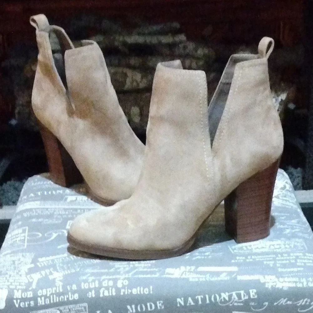 Women Charlotte Russe  Boots - Picture 2 of 5